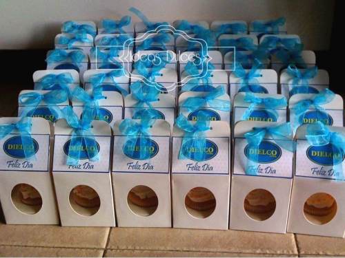 Cupcakes para la celebración del  Día de la Secretaria en Dielco Ltda.